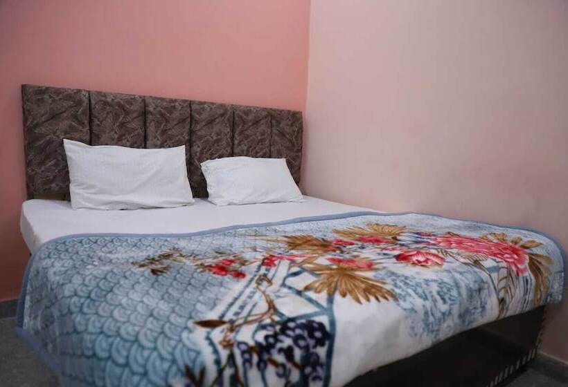 Пансион Shri Laddu Gopal Guest House