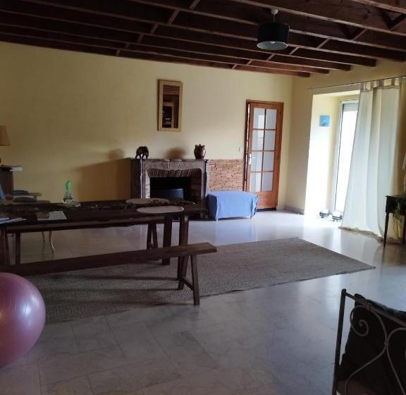 بنسيون A La Ferme Moderne   Campagne Rennaise