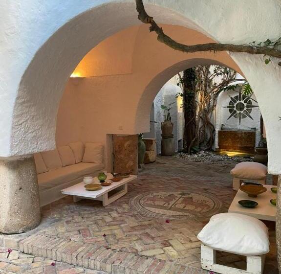 膳宿费 The Cypresses