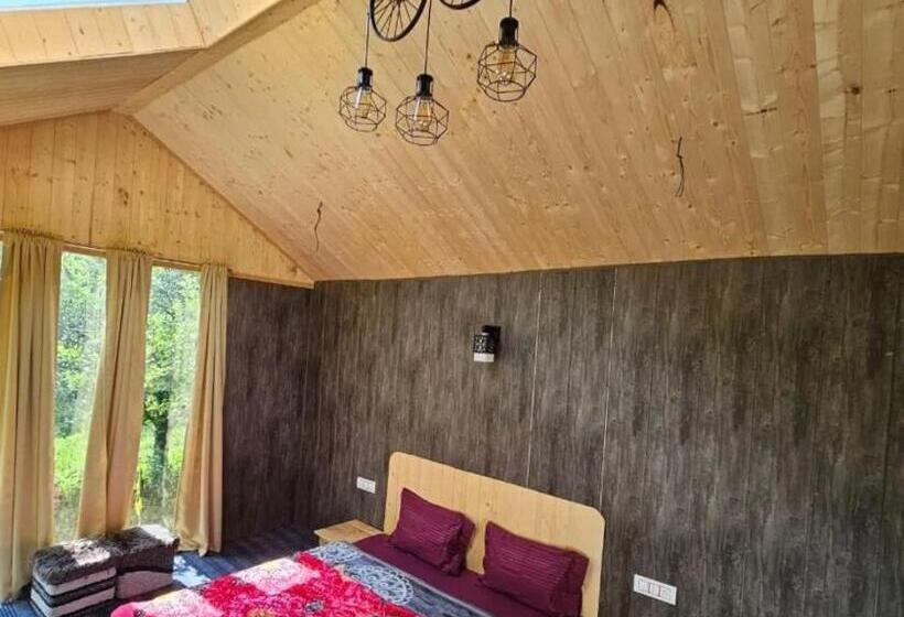 ペンション Thetreehousejibhi