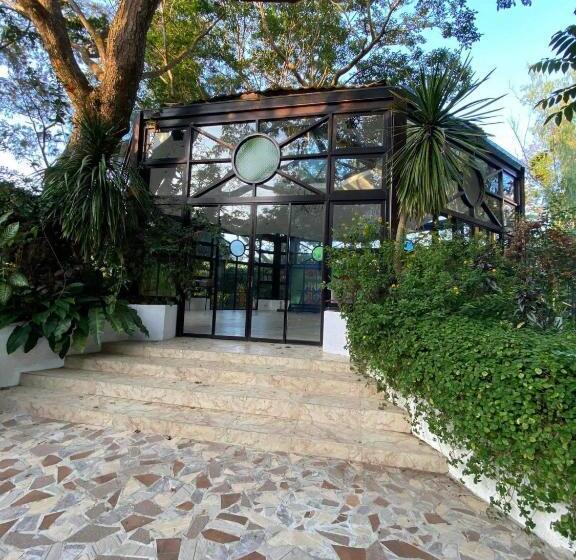 پانسیون Vie La Bella