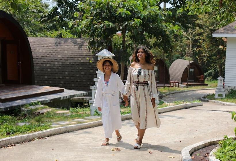 Pod Village By Independence Hotels