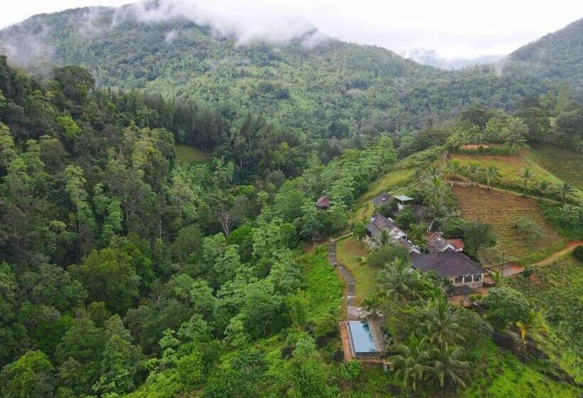 منتجع Jansen’s Bungalow Sinharaja Rainforest Retreat