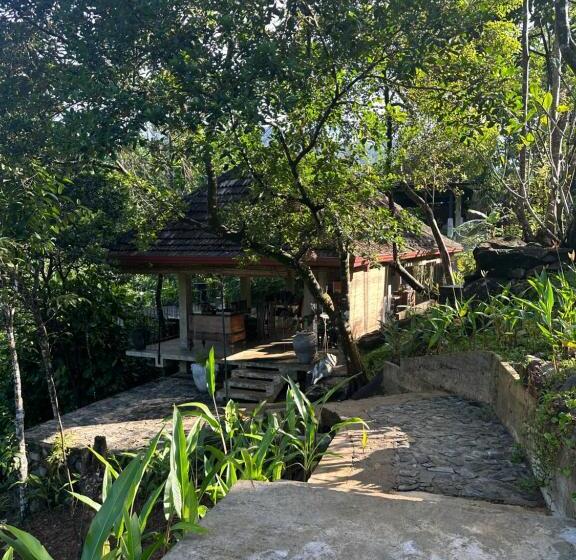 אתר נופש Jansen’s Bungalow Sinharaja Rainforest Retreat