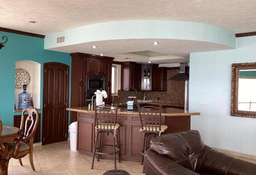 منتجع Spacious 4 Bedroom Condo With Expansive Ocean Views And Luxurous Features   #910 Sonoran Sky   Rp Va