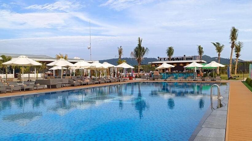 Курорт Summer Bay Beach Club & Cabins Sihanoukville By Preference