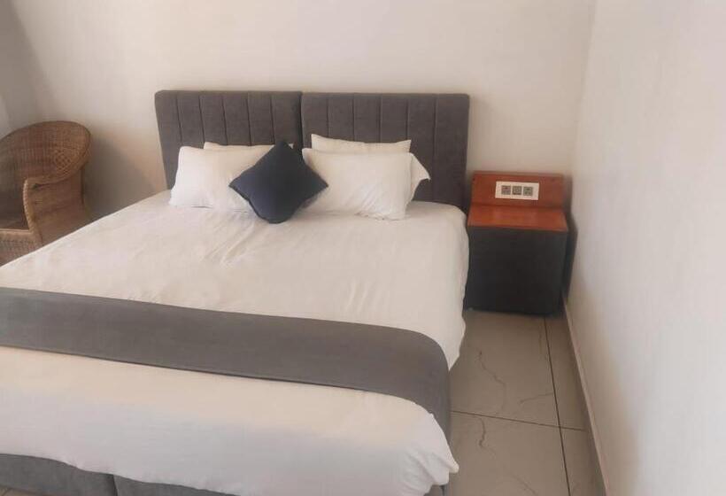 منتجع The Royal Island