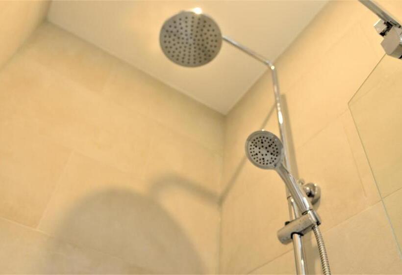 Sleep Inn   Palace Apartments