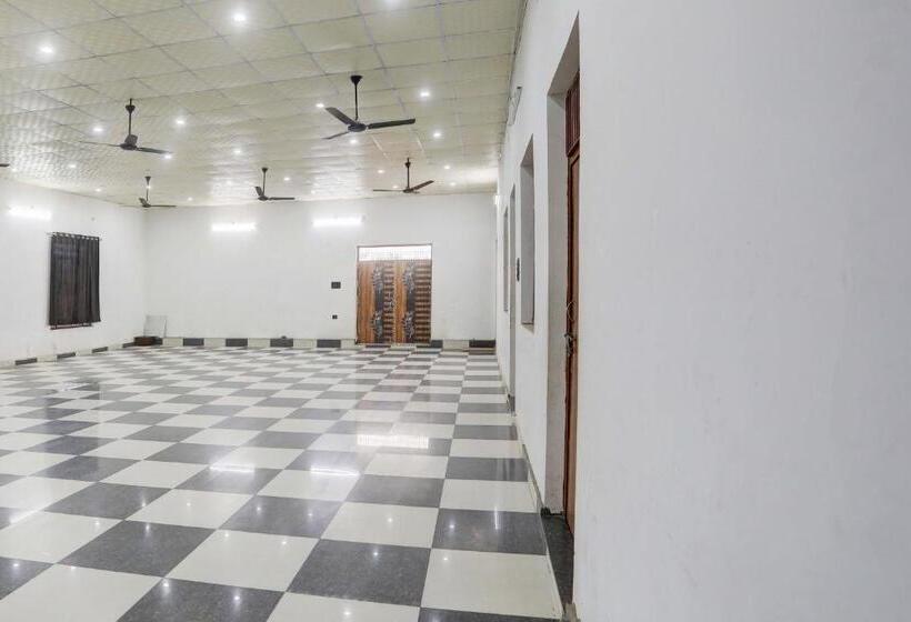 Spot On Hotel Happy Moonlight