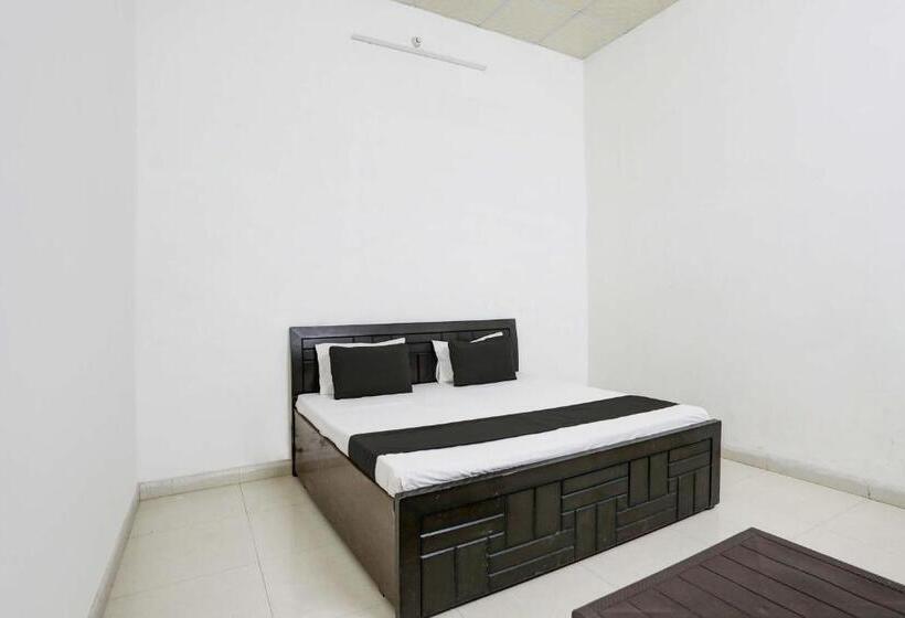 Spot On Hotel Happy Moonlight