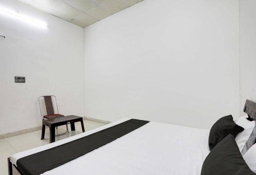 Spot On Hotel Happy Moonlight