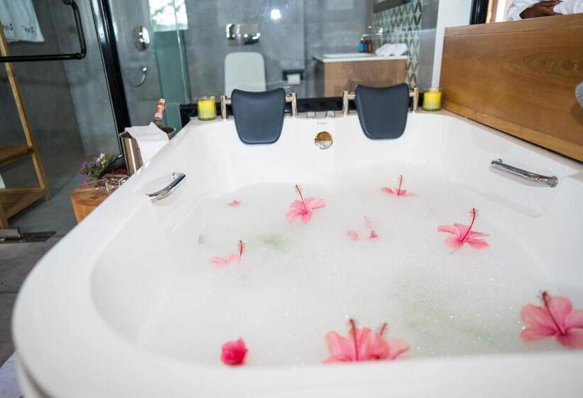 Tabebuia Spa And Safari Resort