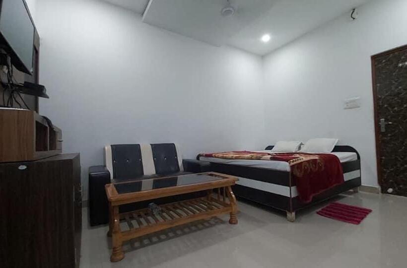 The Rai’s Palace Hotel And Banquet