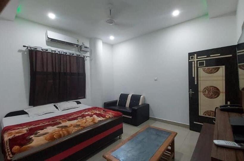 The Rai’s Palace Hotel And Banquet