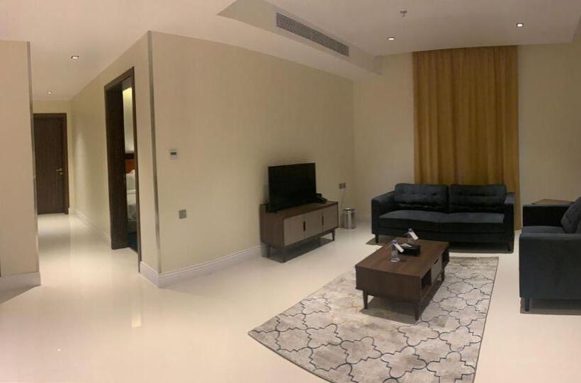 حيات الفرسان الفندقية