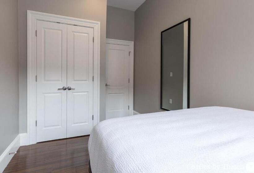 J Miller Flats By Thatch