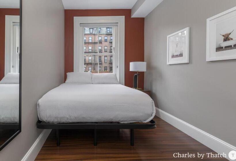 J Miller Flats By Thatch