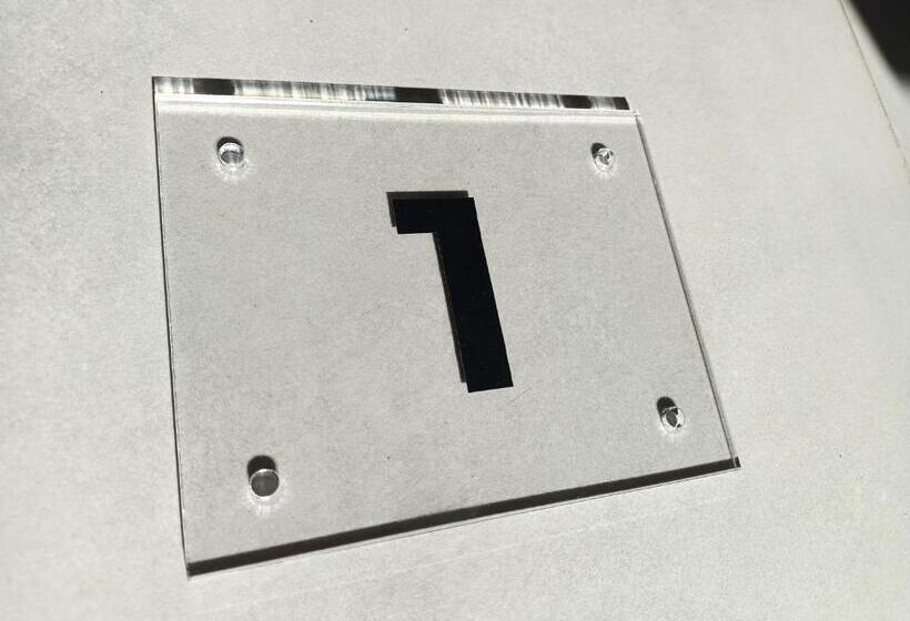 הוסטל Apartments Bis House