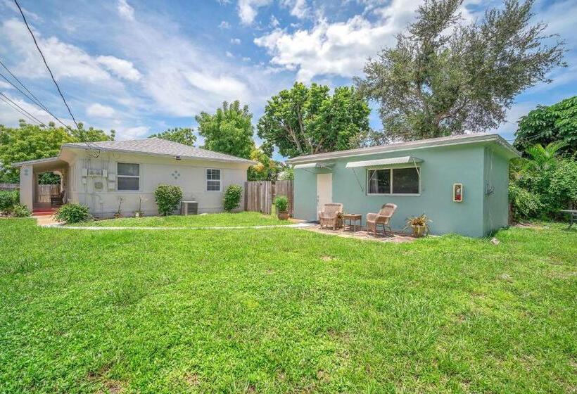 ユースホステル Blue Wave Bungalow   1 1   Stylish