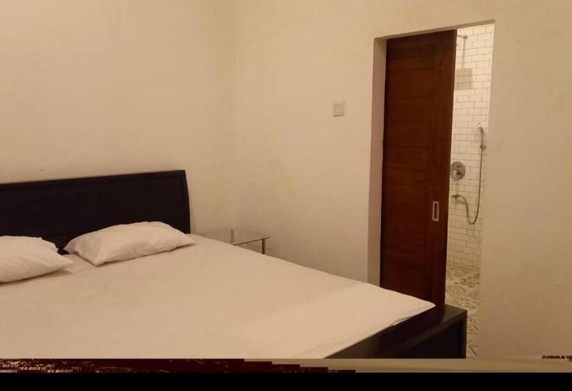 Общежитие Rumah Wj Rooms And Suites