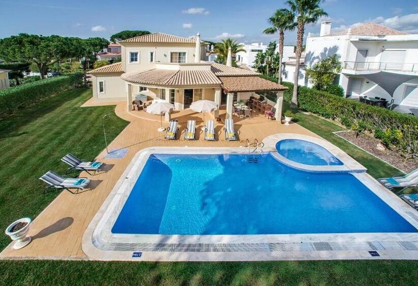 ユースホステル Villa Palm Golfe, Fantastic House On Vila Sol Course, Kids Pool, Aircon