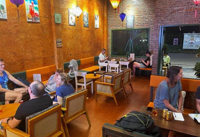 An Hostel & Coffee Bar