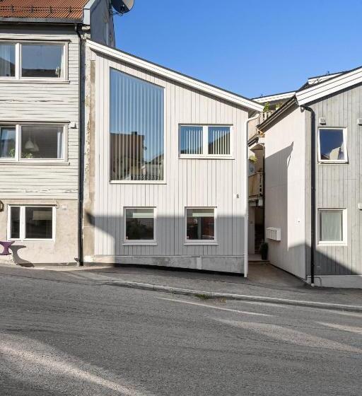 Arctic Homes   Unique Town House