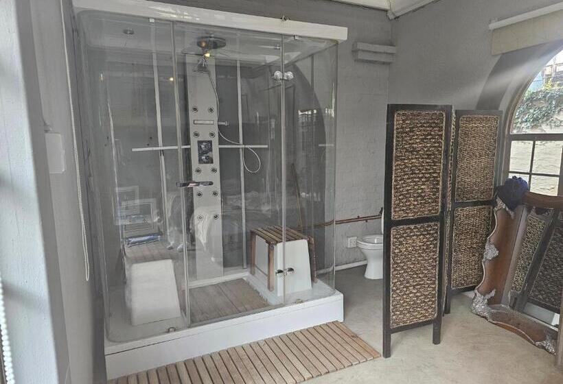 住宿加早餐  Castle Home