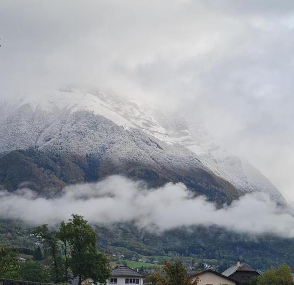 مبيت وإفطار Le St Jean 1