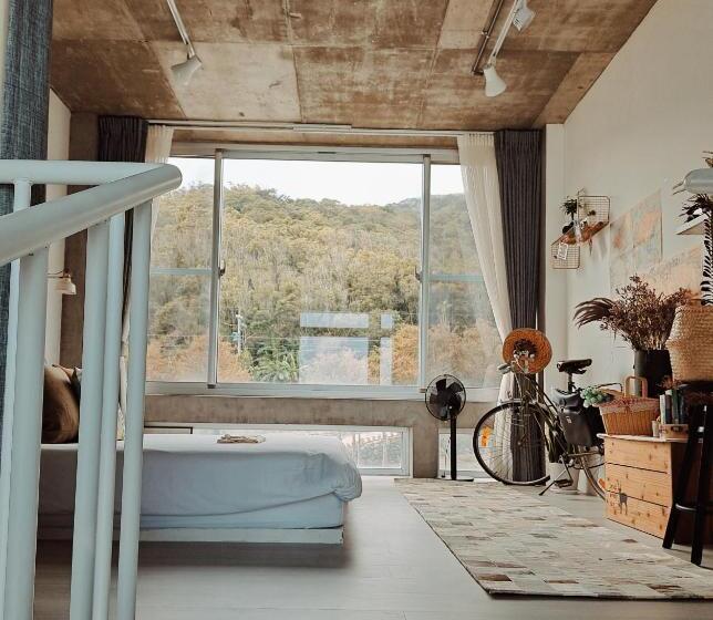 تختخواب و صبحانه Noosa海岸行館