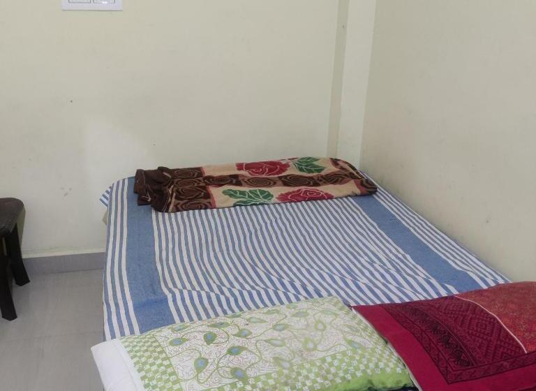 مبيت وإفطار Shanthi Comforts