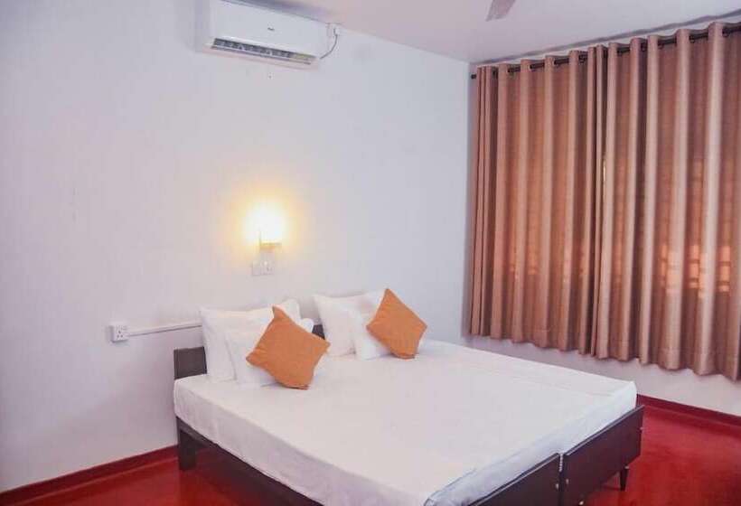 Bed and Breakfast The Beach House Hikkaduwa