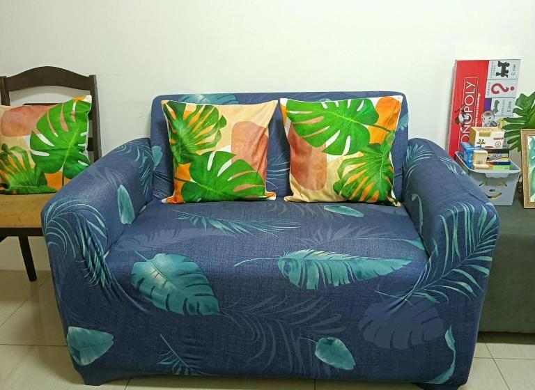 Chillax Condotel Shore Residences