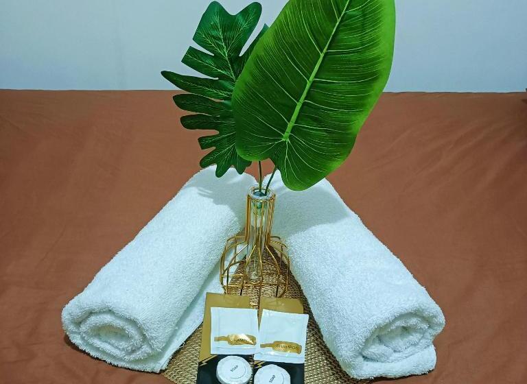 Chillax Condotel Shore Residences