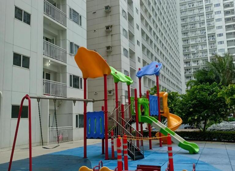 Chillax Condotel Shore Residences