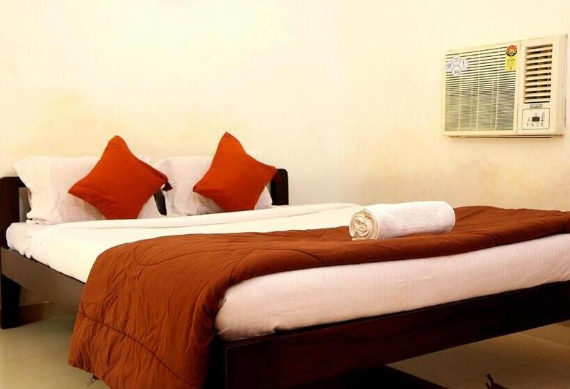 هتل Aashikha Farm House Puducherry