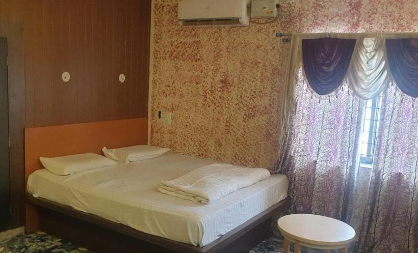 فندق Adh Hira Palace