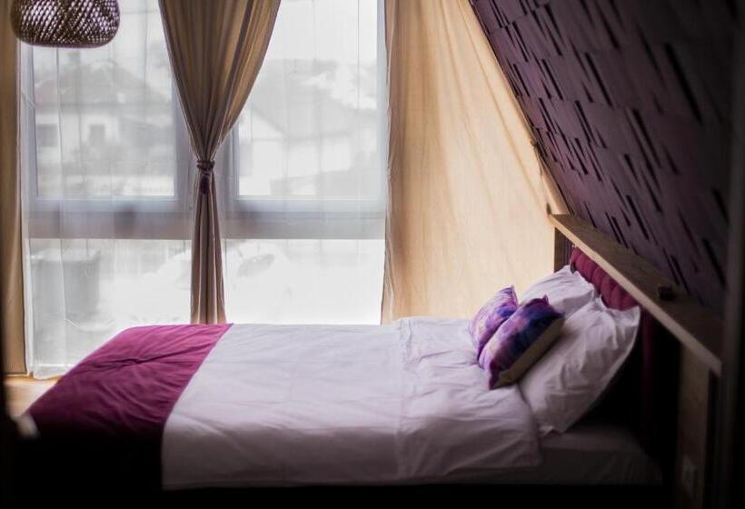 호텔 Anasta Guesthouse