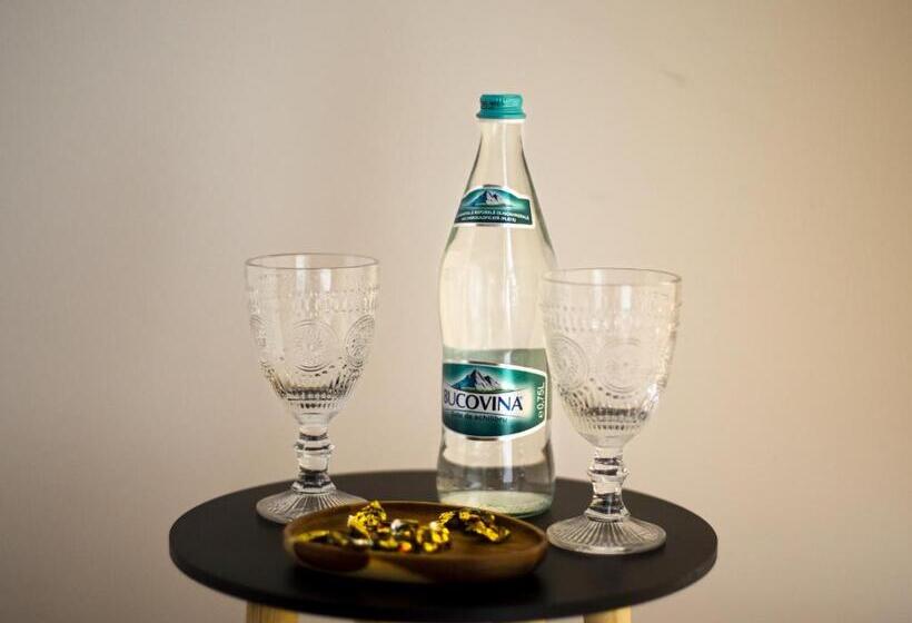 호텔 Anasta Guesthouse