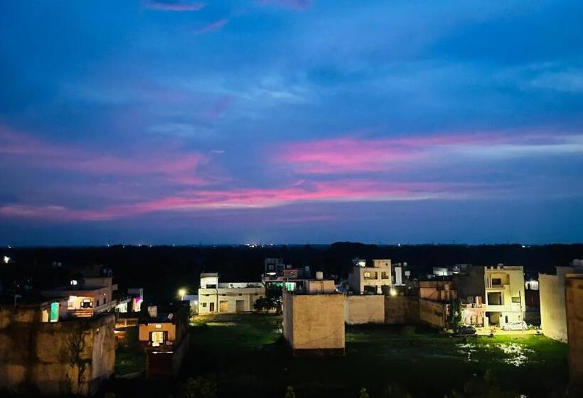 호텔 Bhagwati Palace