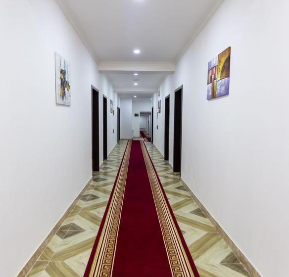 هتل Arivainn Center