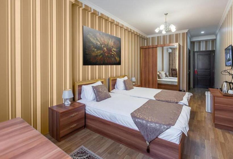 هتل Arivainn Center