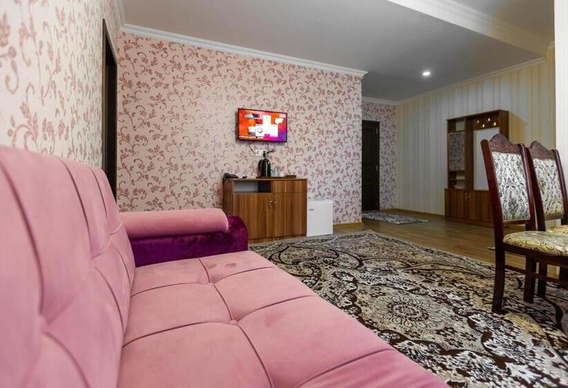 هتل Arivainn Center