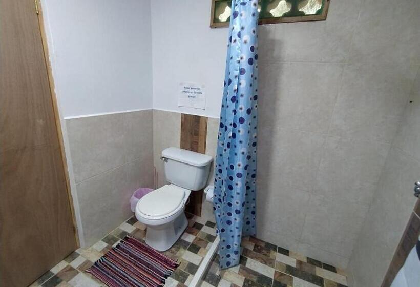 Отель Alojamiento En Jardín Cabaña Las águilas