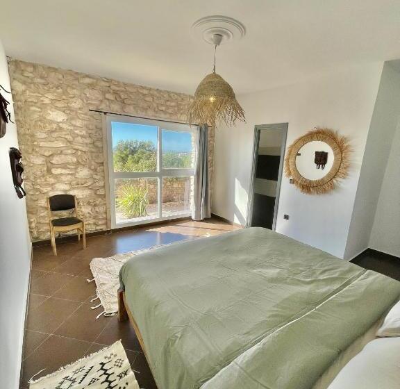 בית מלון כפרי Chill House Surf Camp