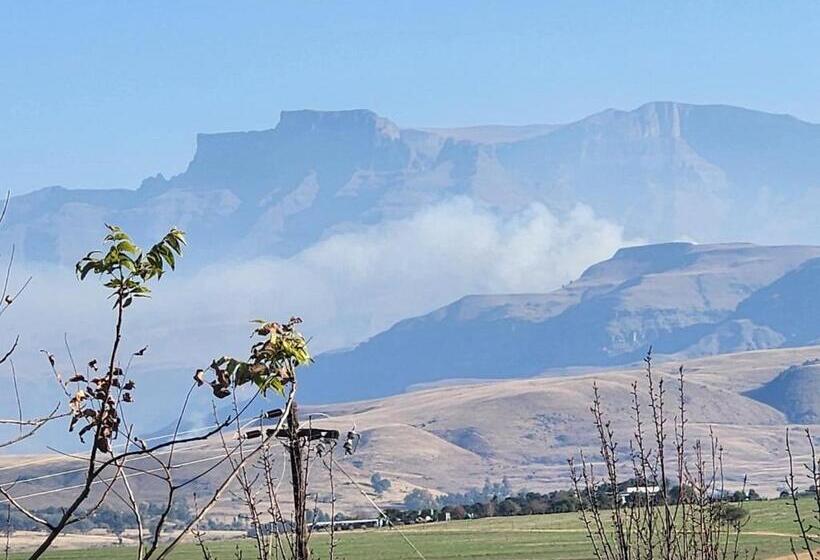 فندق Drakensberg Rise Retreat
