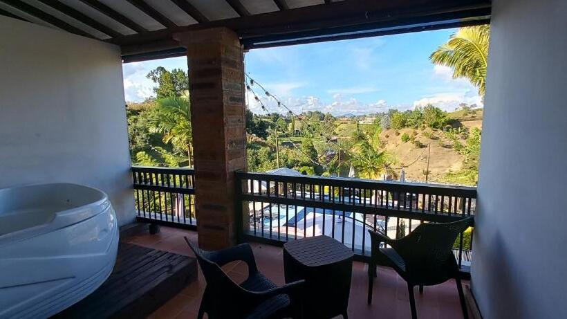 בית מלון כפרי Ecoluxe