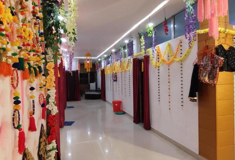 فندق Eden Garden Residential & Banquet Hall