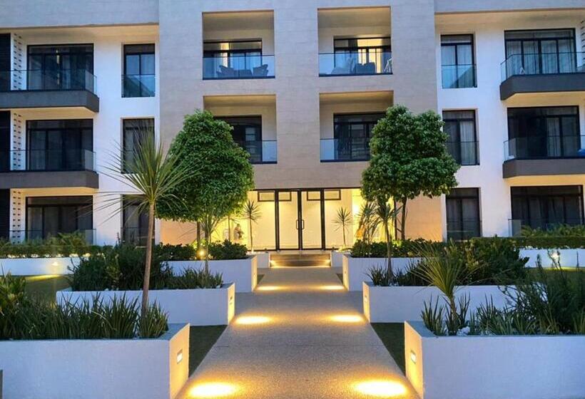 فندق Embassy Garden