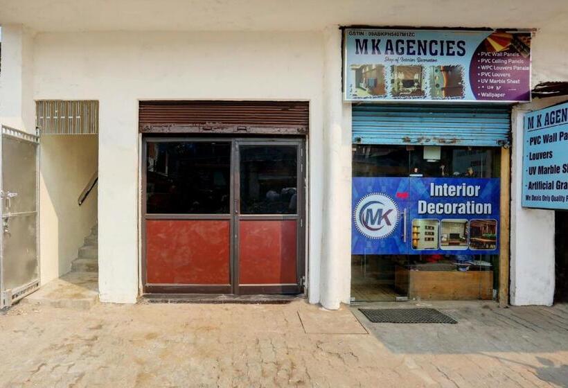 ホテル Flagship Saarth Inn